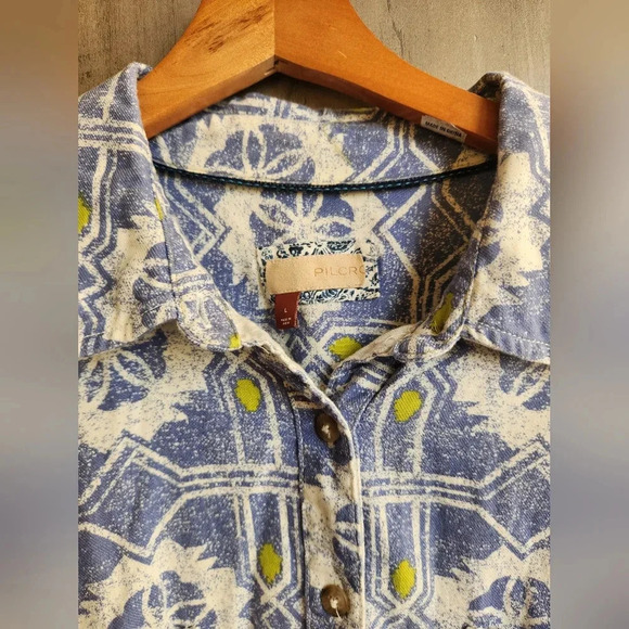 Anthropologie Blue and White Button Down Shirt - Picture 3 of 7